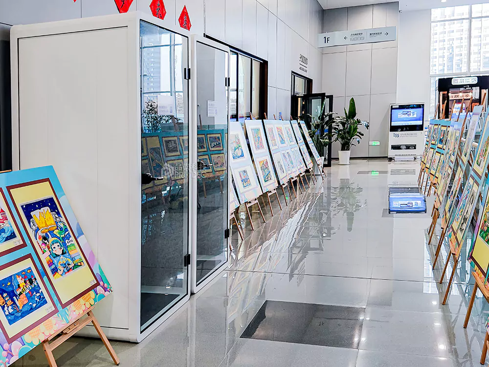 Soundproof booth solves the problem of noise in homes and offices