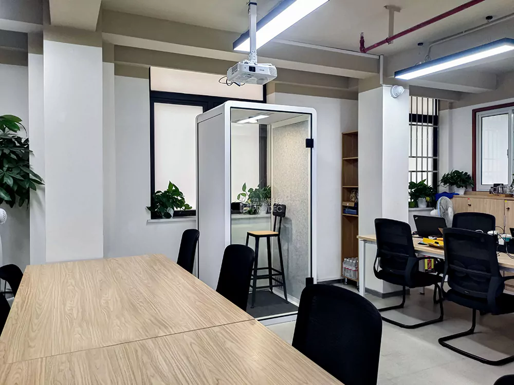 Creating a Quiet Space: Modern Applications and Advantages of Soundproof Booth